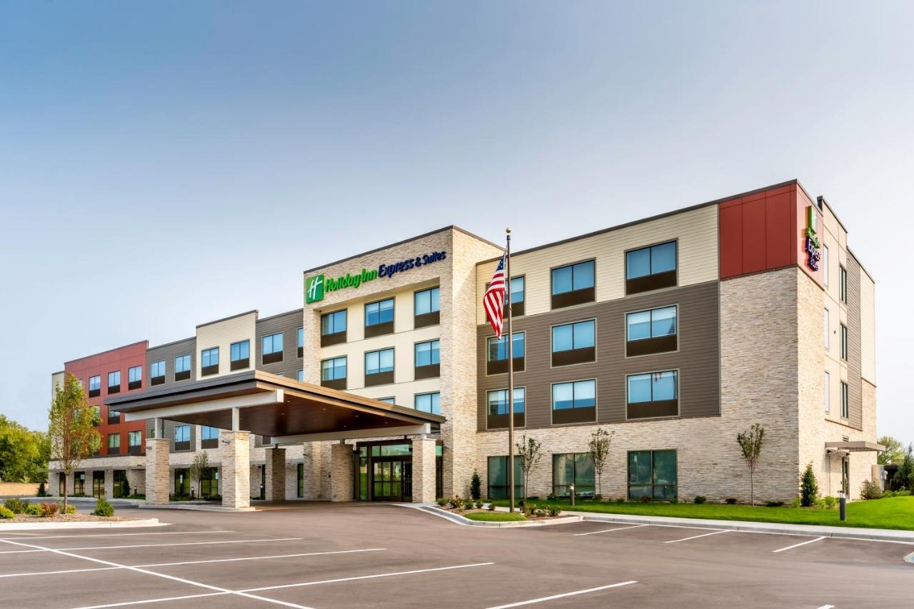 Holiday Inn Express & Suites - Milwaukee West Allis, An Ihg Hotel Exterior photo